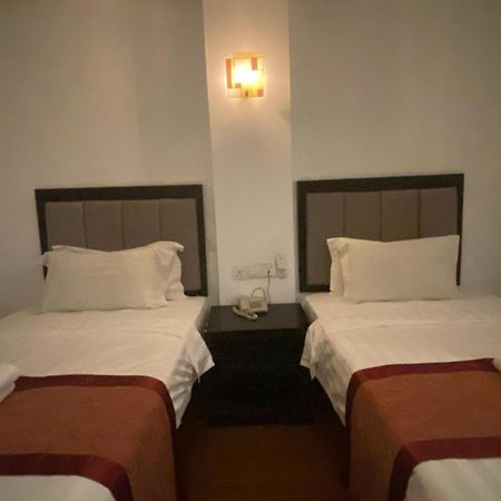 Kk Waterfront Hotel Kota Kinabalu Extérieur photo