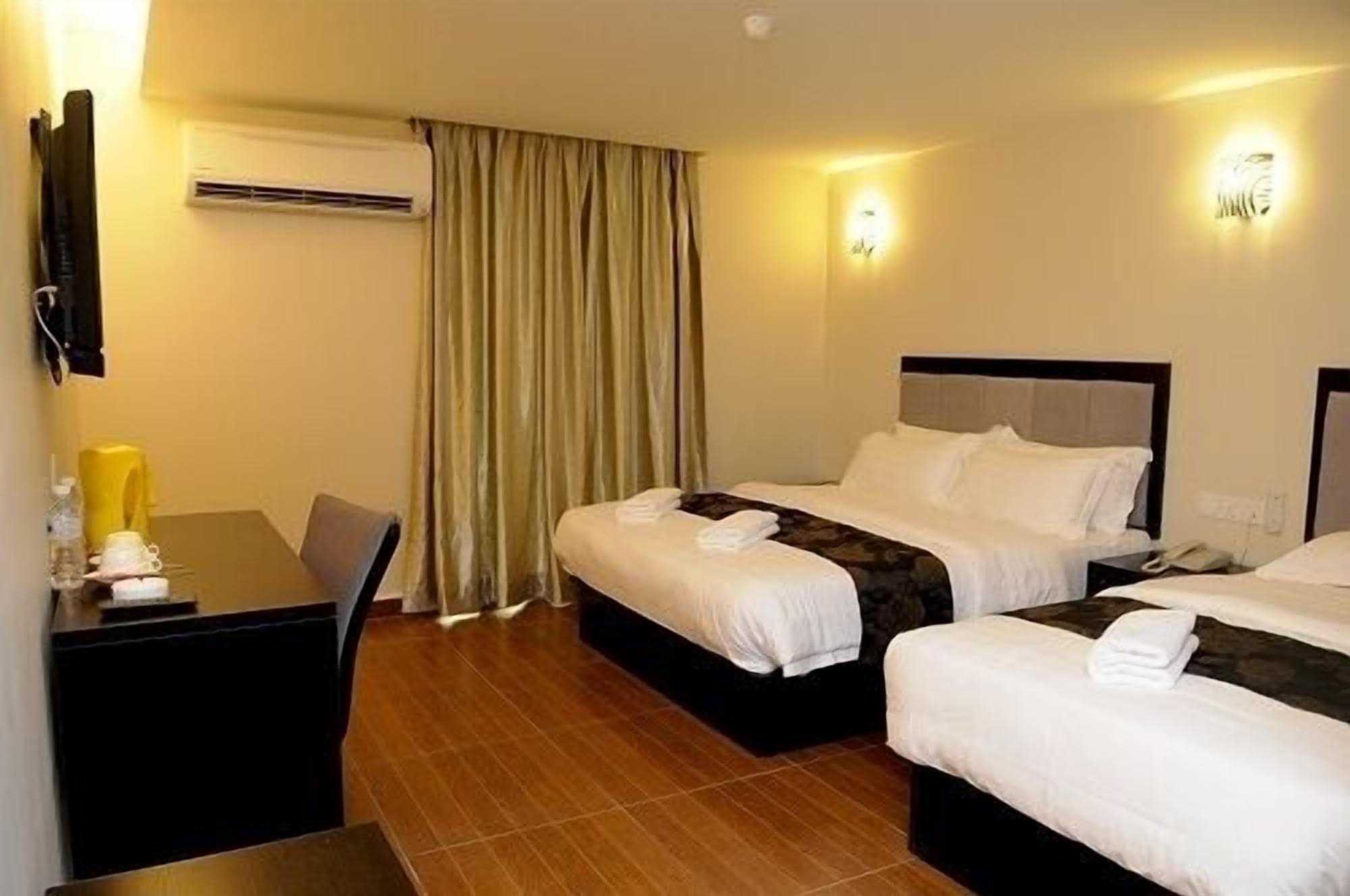 Kk Waterfront Hotel Kota Kinabalu Extérieur photo
