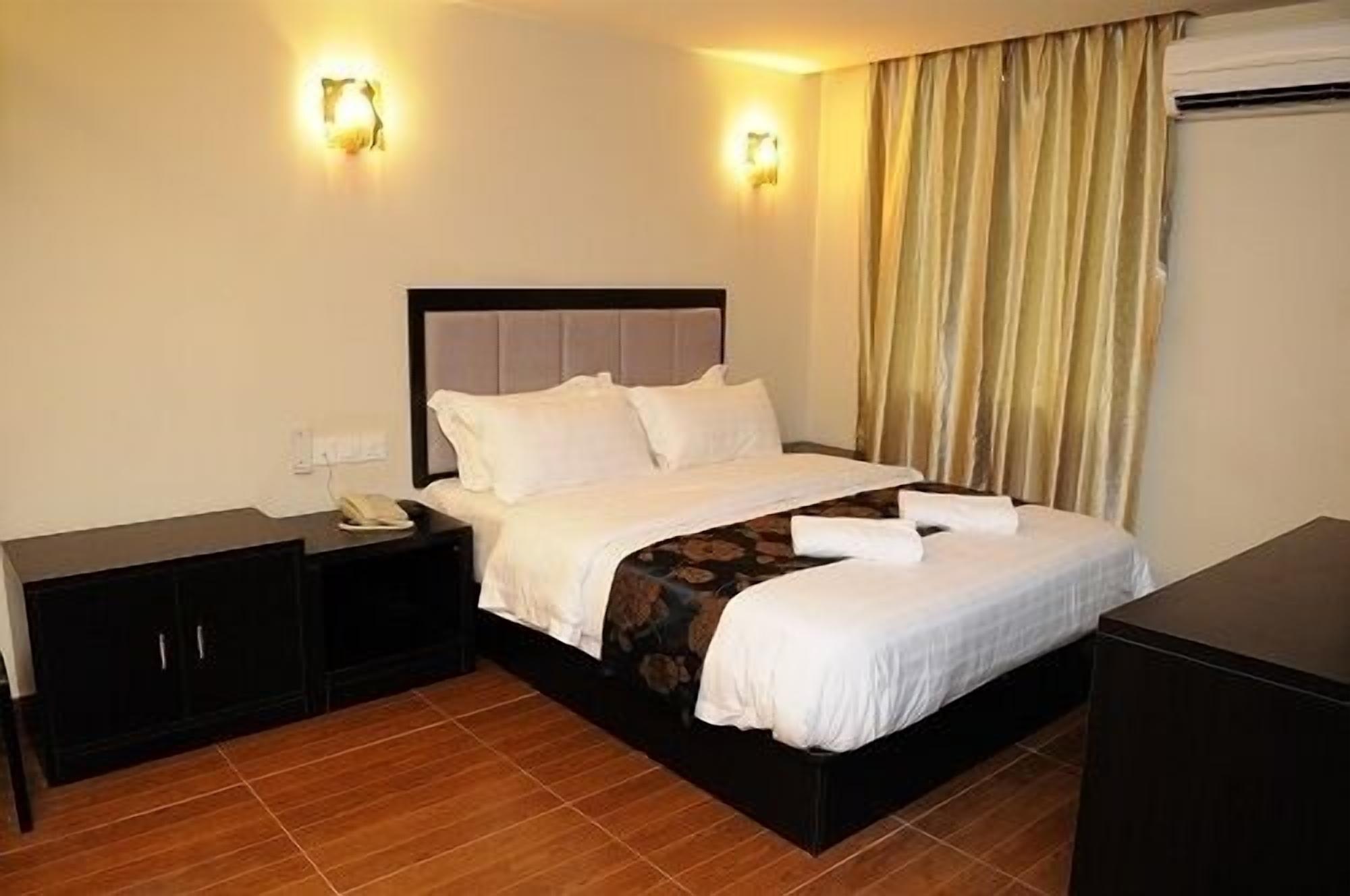 Kk Waterfront Hotel Kota Kinabalu Extérieur photo
