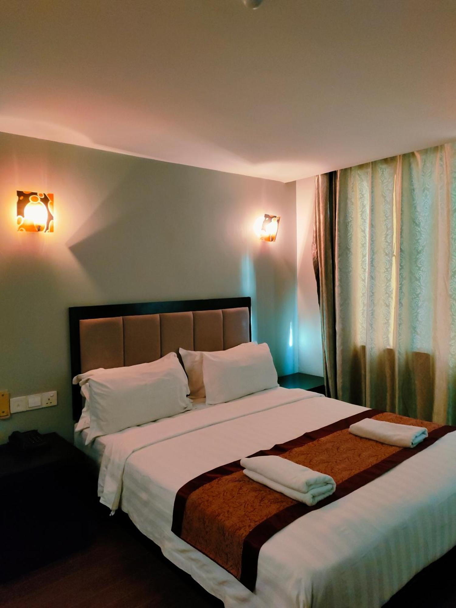 Kk Waterfront Hotel Kota Kinabalu Extérieur photo
