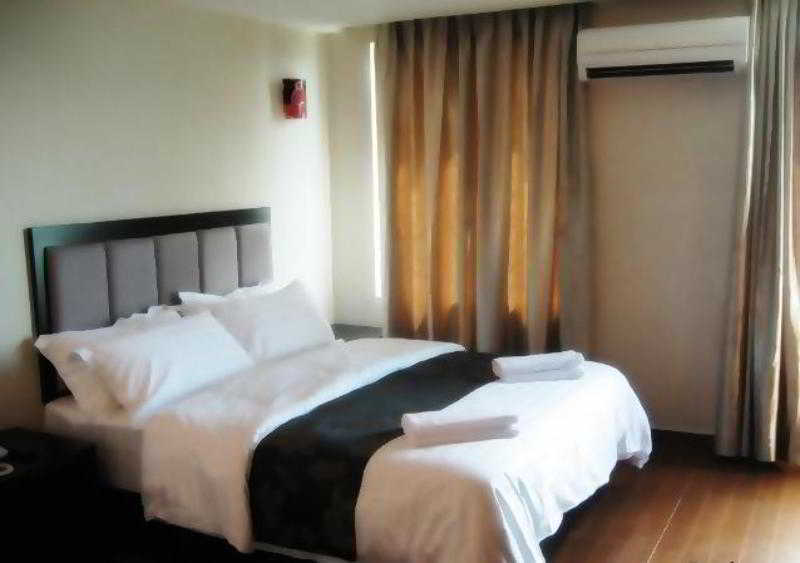 Kk Waterfront Hotel Kota Kinabalu Extérieur photo