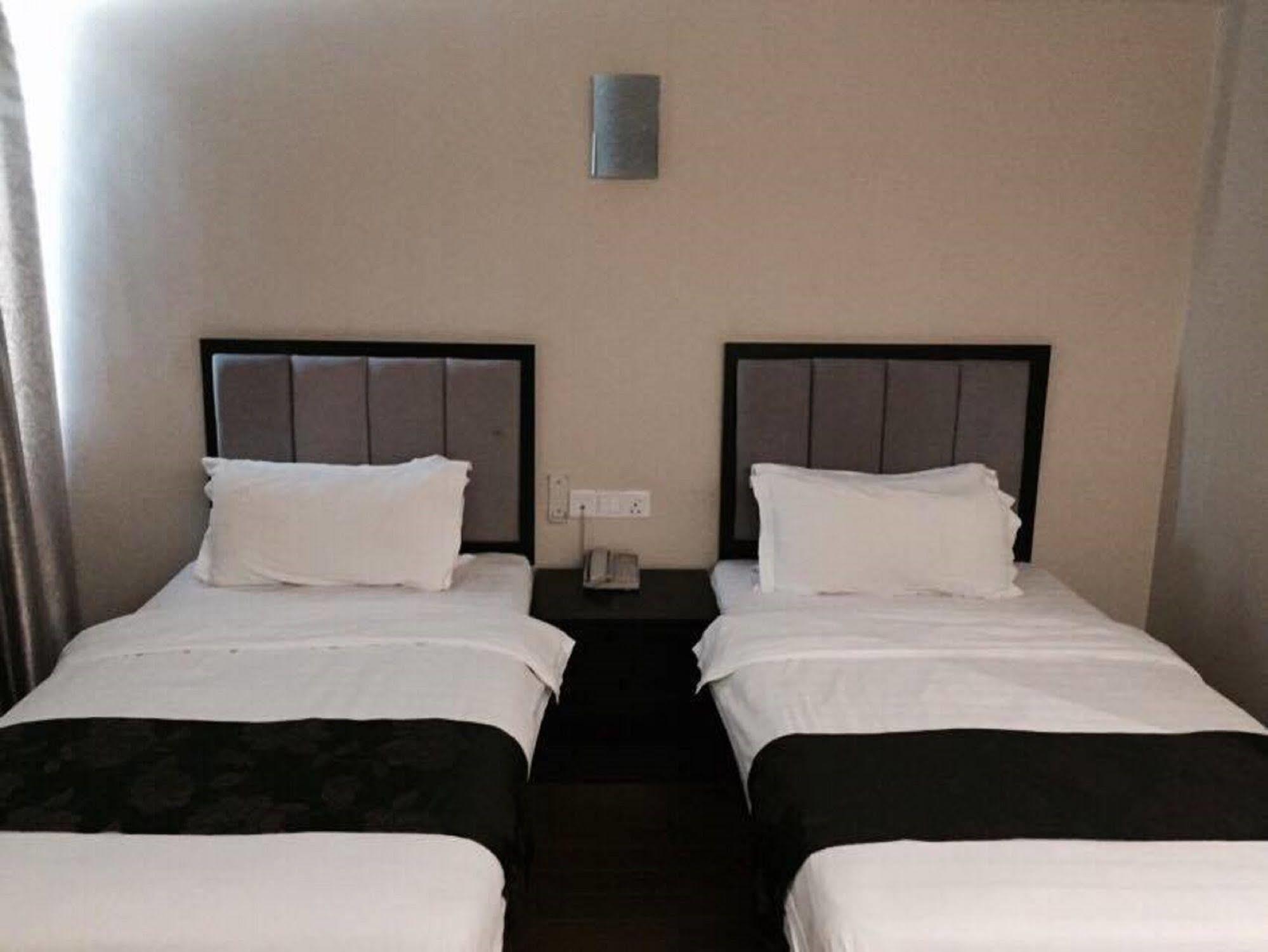 Kk Waterfront Hotel Kota Kinabalu Extérieur photo